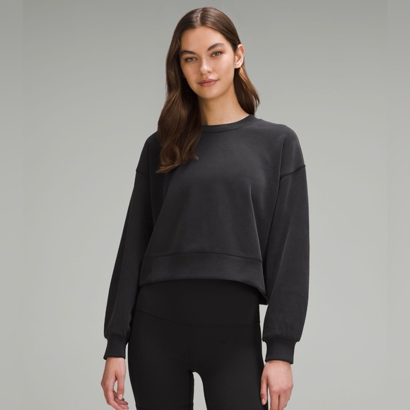 Lululemon BLACK Softstreme Perfectly Oversized crew - Picture 1 of 8